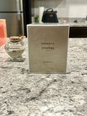 CHANEL Gabrielle Essence Perfume